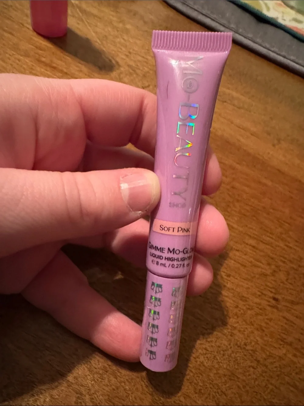 IN WRAPPING The Body Shop Gimme Mo-Glow Liquid Highlighter — Soft Pink